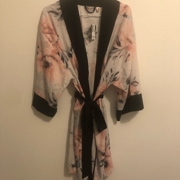 Brand new la vie en rose robe - Picture 3 of 4